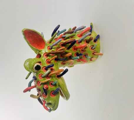 groen dier met vloeistof